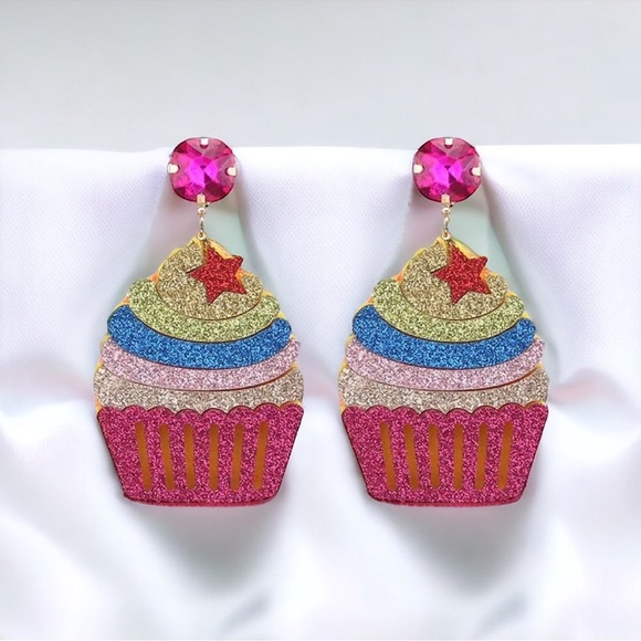 Whimsical Cupcake Dangle Earrings - Sweet Treats for Your Ears! 🧁 NWT Birthday - Picture 6 of 7